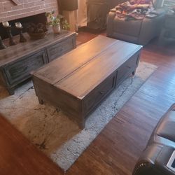 Todoe Coffee Table