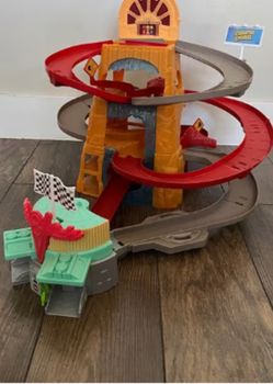 Disney Cars Wheel well race track