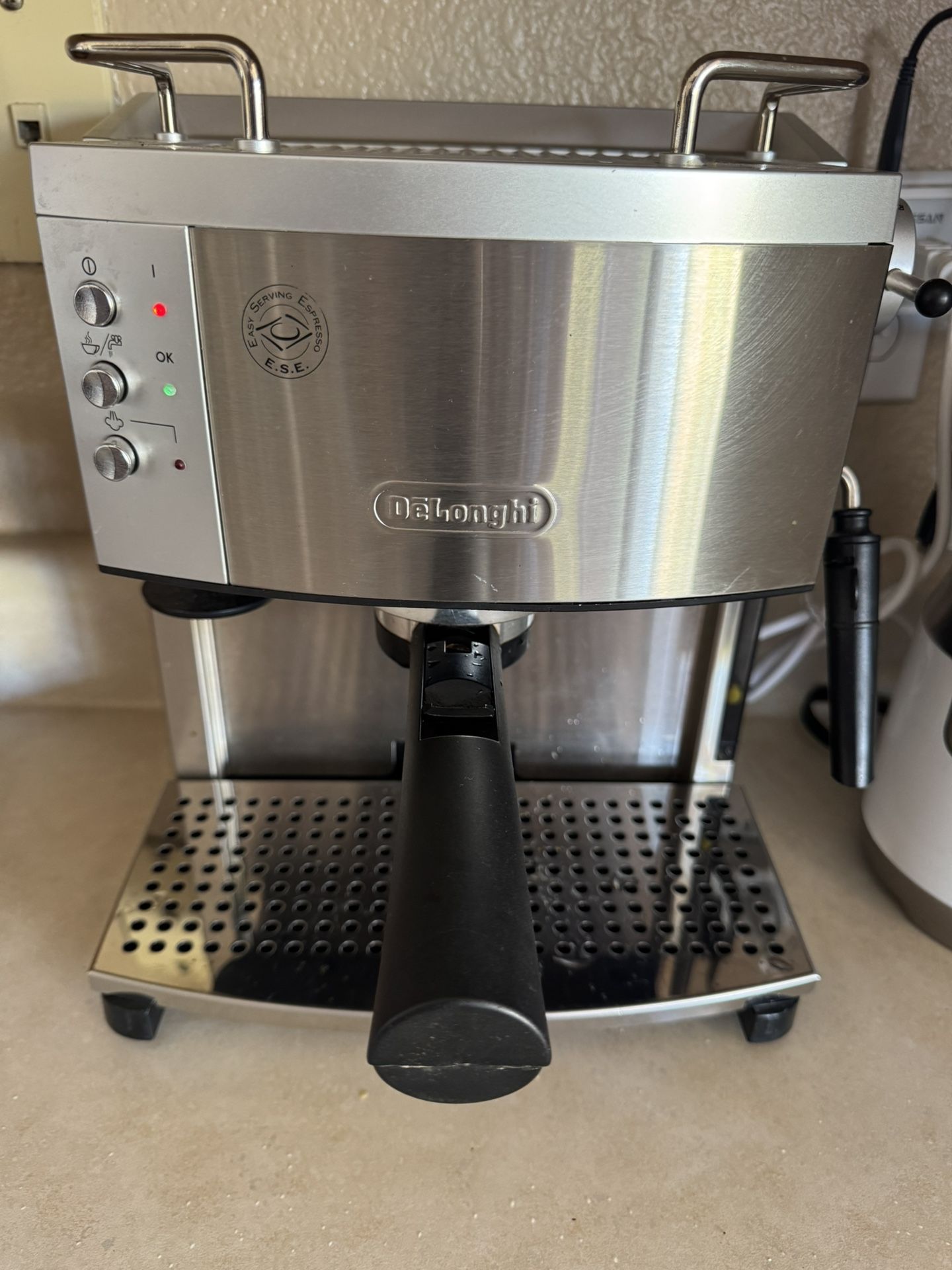Delonghi Expresso Machine