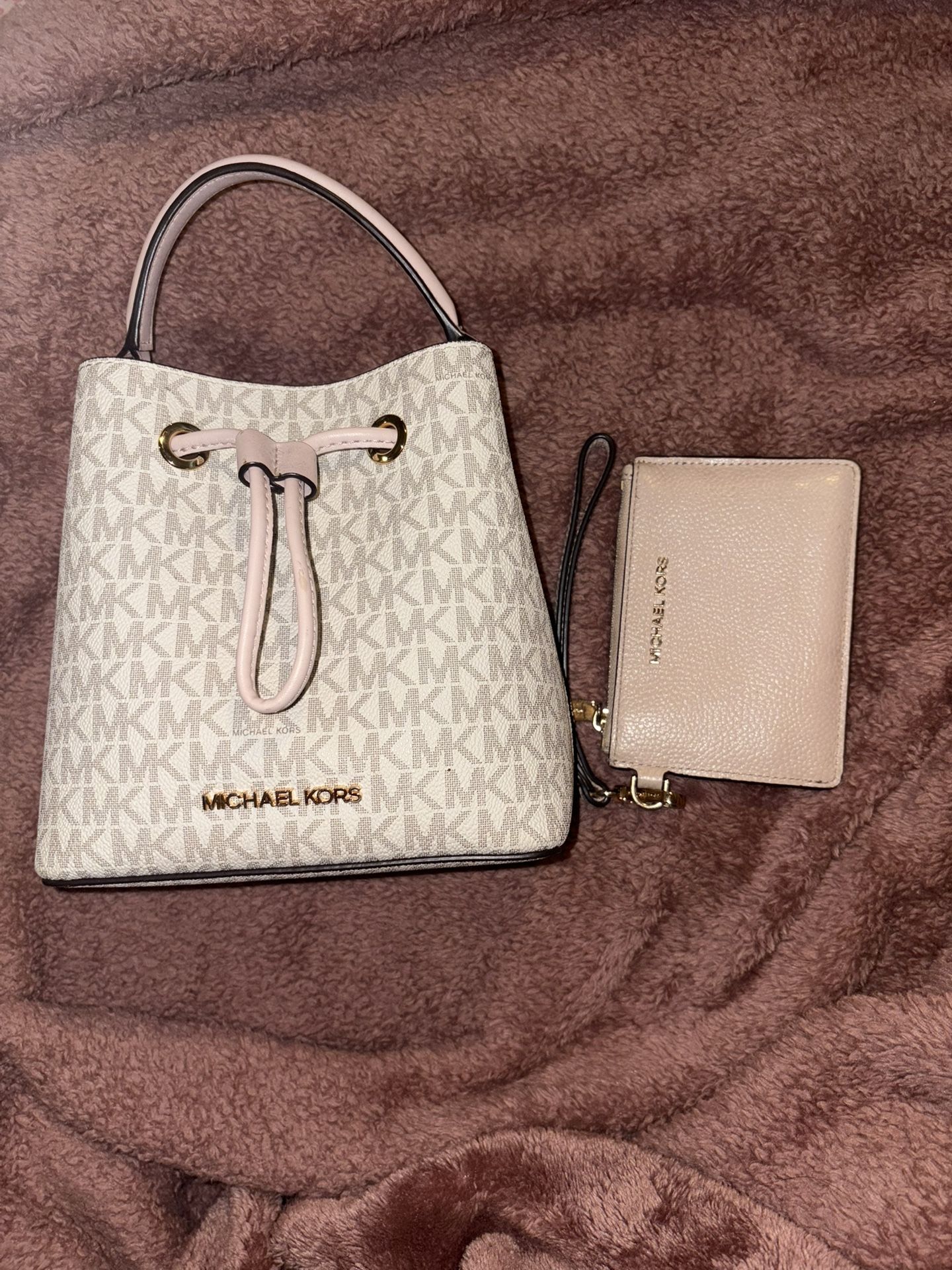 Mk Hand Bag / Wallet