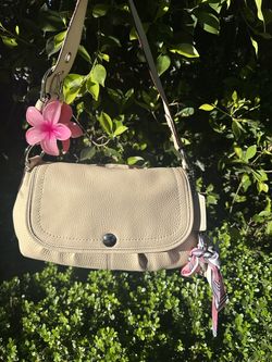 Coach Pebbled Leather Flap Shoulder Bag Cream Beige Pink Interior Y2K Purse