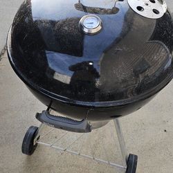 Weber 22-inch Charcoal Kettle Grill/smoker