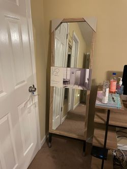 Stand up body length mirror