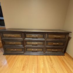 WOOD DRESSER