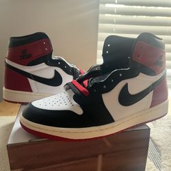 Jordan 1 Black Toe size 9, 9.5 and size 12
