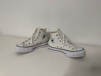 Converse Chuck Taylor Sneakers size 7