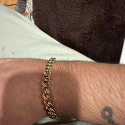 Solid 14k Yellow Gold  Weighs About 30-35 Grams Of Solid Yellow Gold 