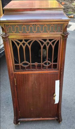 Antique Victrola Phonograph Cabinet