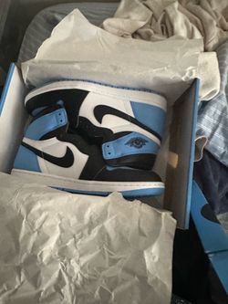 Air Jordan 1 UNC toe