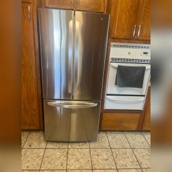 LG French Door Refrigerator – Anaheim, CA