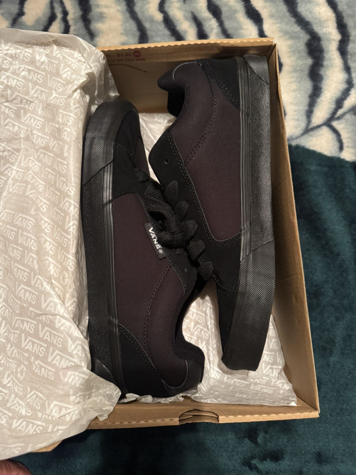 NEW Men’s Vans Shoes in box