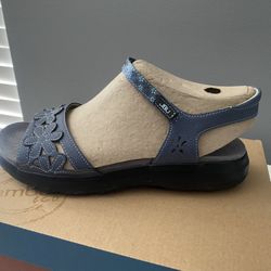 Brand New Women’s Sandals By Jambu Size 9.5
