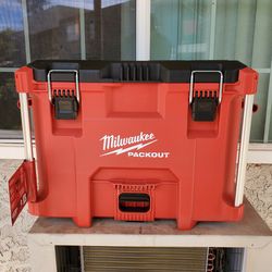 Milwaukee packout XL brand new never used Hablo español