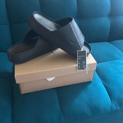 Nike Calm Slides 