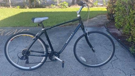 700 x 38c Tires Giant Cypress Bicycle,  I dont share my phone number
