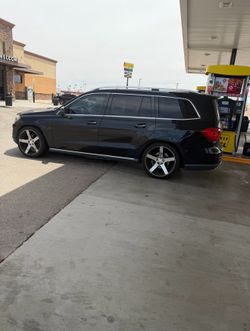 2014 Mercedes-Benz GL450 4MATIC – Clean Title – Well Maintained – Ready to Drive