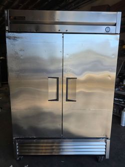 True T-49F 54 1/8" Stainless Steel Solid Door Reach-In Freezer.
Tested with Live Pictures