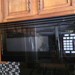 Microwave Over Range With Vent