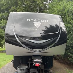 2020 39FBB Beacon Vanleigh RV Fifth Wheel