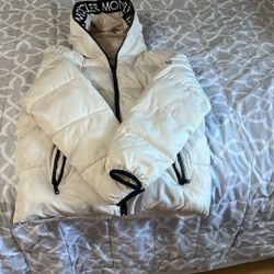 AUTHENTIC Moncler Creme Puffer 