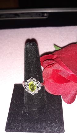 Vintage Period ladies ring