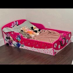 Minnie Mouse Toddler Bed 