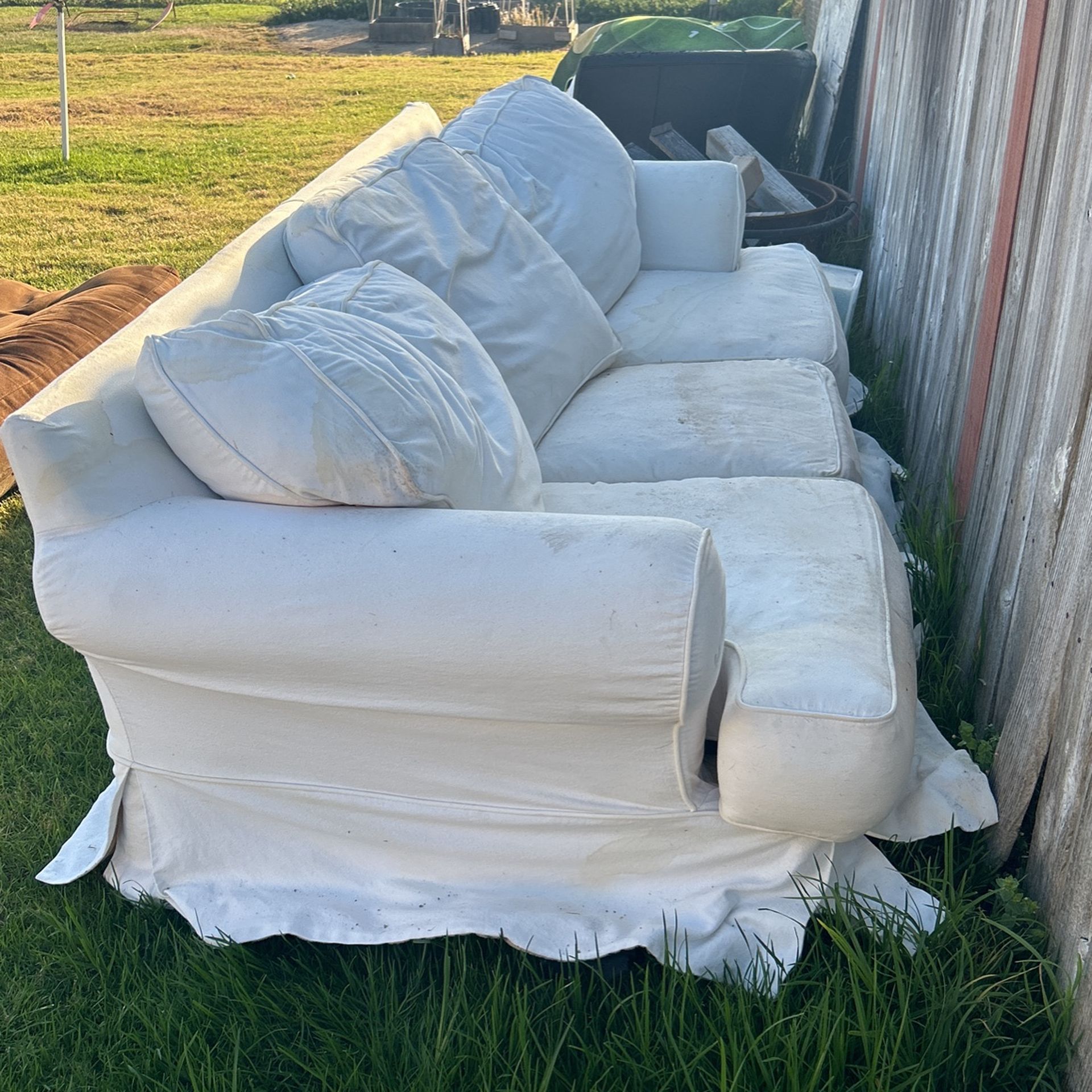 White couch with pull out bed