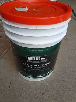 20 gallons paint and primer,mix , firts picture is exterior paint semigloss, second picture interior and last 2 pictures interior