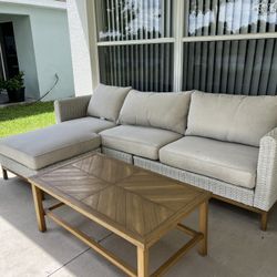 Patio Furniture (cushions Stored Inside)