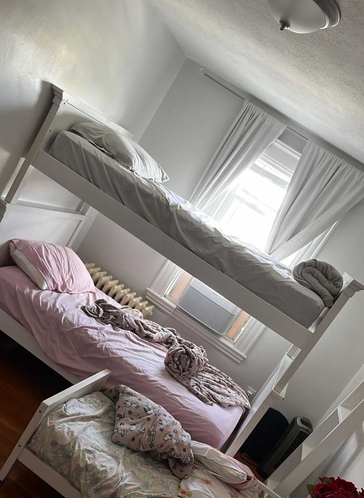 bunk beds twin over twin with 1 mattress (can also be two separated beds)