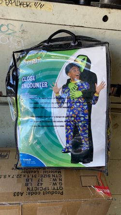 Close Encounter Costume!