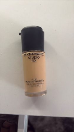 Mac Studio Fix Fluid Broad Spectrum SPF 15