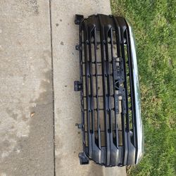 2 Grilles 2021 And 2023 GMC SIERRA 