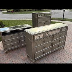 3 Pc Bedroom Furniture - PICK UP ONLY - NO DELIVERY 