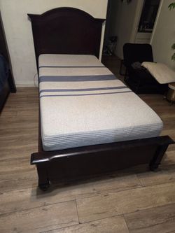 Twin size memory form mattress