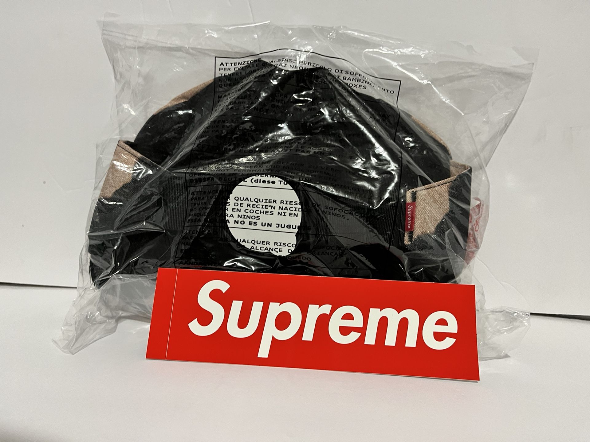 SUPREME X TNF Kangaroo Pouch