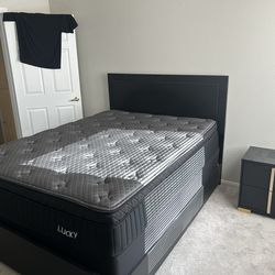 Queen Bed Set