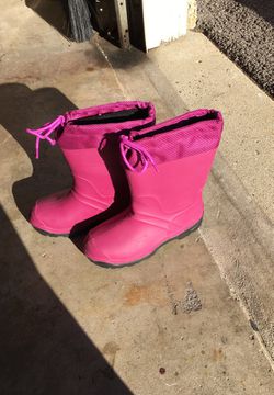 Snow boots for girl size 2