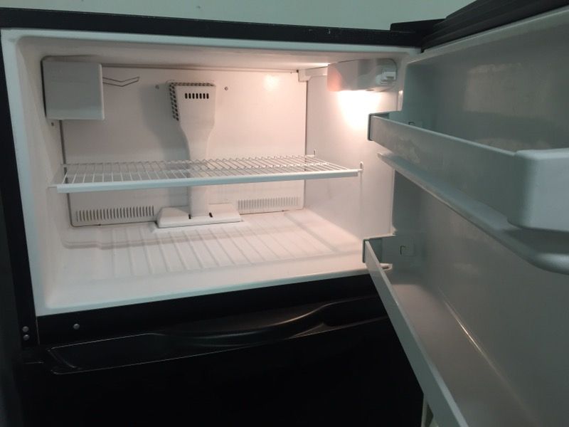 Kenmore Coldspot Black Top Freezer Refrigerator for Sale in Overland