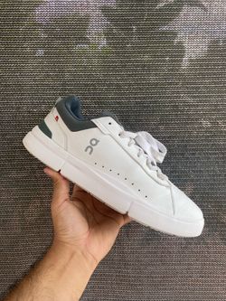 On Running THE ROGER Advantage Men's Tennis Shoes in White and Dusk.