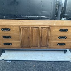 American of Martinsville Dresser/Credenza/Media center Mid Century Modern