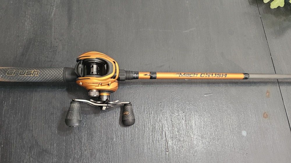 Lews Mach Crush Bait Caster Combo