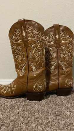 Women cowboy boots