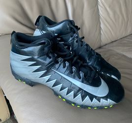 Nike cleats 10.5