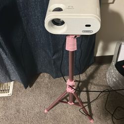 Tripod Projector 