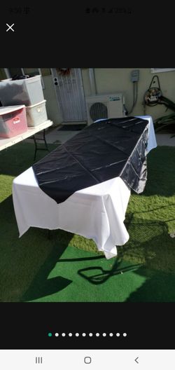 PARTY'S SUPPLIES TABLE COVERS..MIDDLE SQUARES.. BOWS..