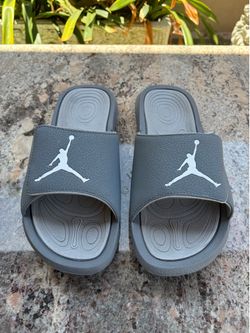 Mens Jordan Hydro 6 slides size 9