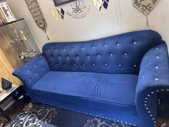 Sofa and loveseat set like new condition Nave blue coler 
