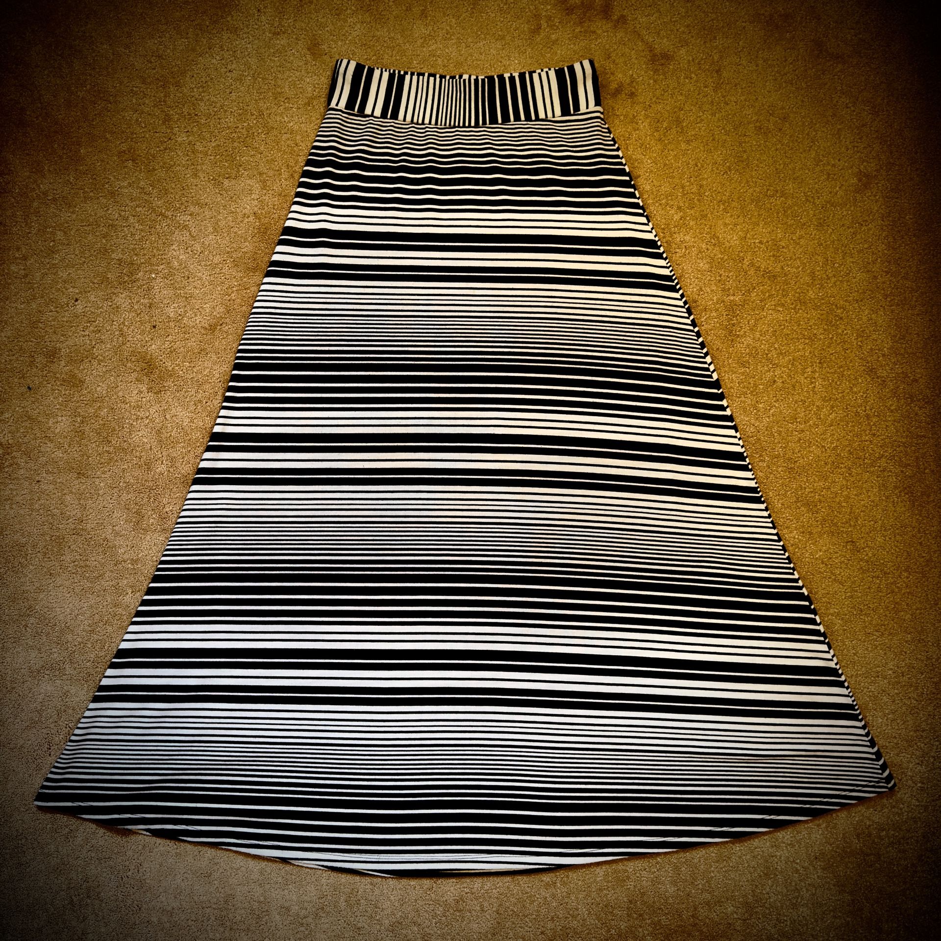 (#160) Women’s Roz & Ali Maxi Skirt