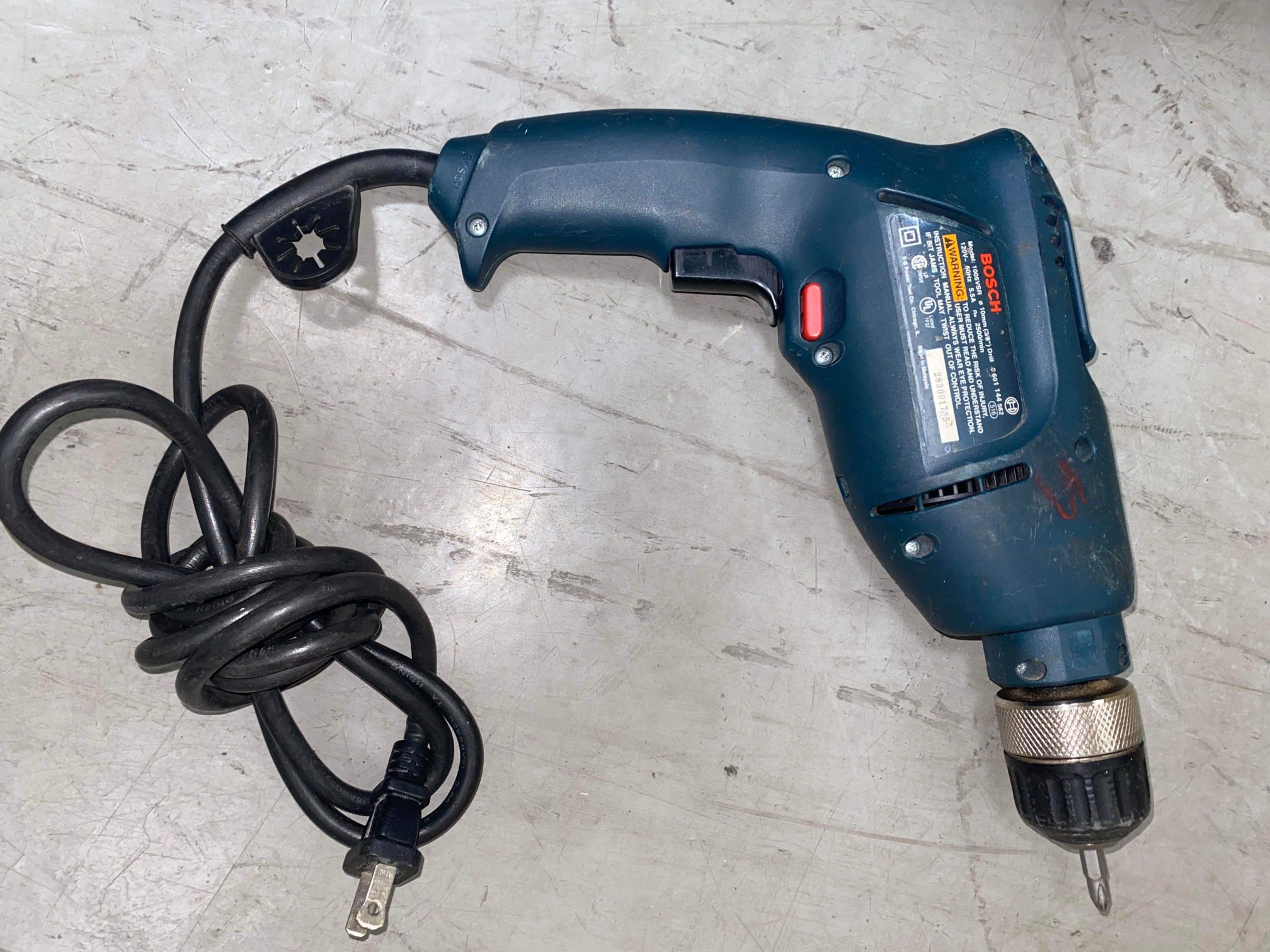 Electric Drill With Reversible Beet